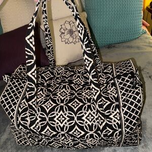 Vera Bradley Large Duffle Travel Bag New Without Tags - Never Used